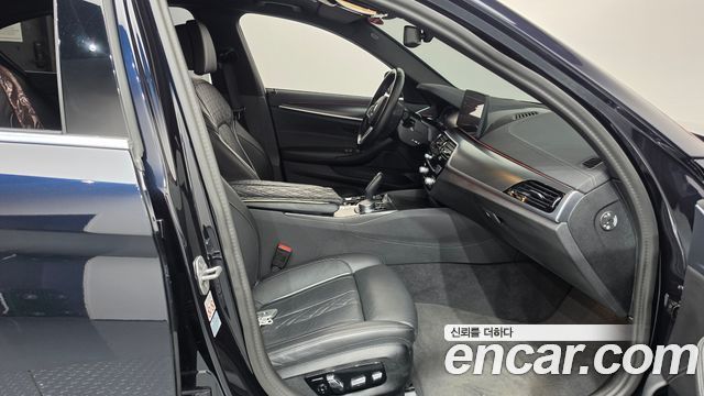 BMW 5 Series (G30) 523d M Sport 2023 — фото 11