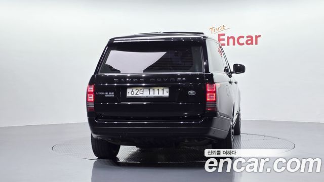 Land Rover Range Rover (IV) 4.4 SDV8 Vogue SE LWB DIESEL 2016 — фото 4