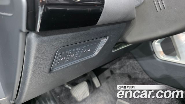 Land Rover Range Rover (IV) 4.4 SDV8 Vogue SE LWB DIESEL 2016 — фото 17