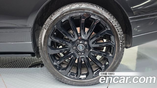 Land Rover Range Rover (IV) 4.4 SDV8 Vogue SE LWB DIESEL 2016 — фото 21