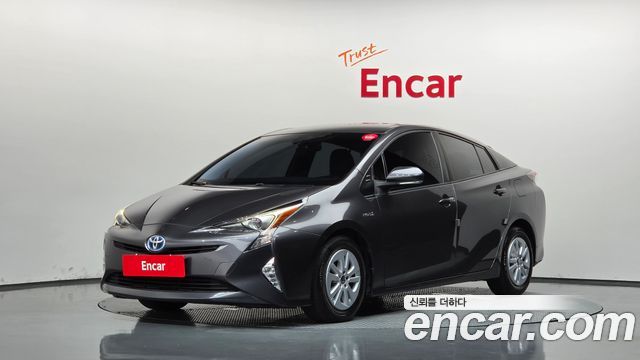 Toyota Prius (IV) 1.8 E 2017 — фото 1