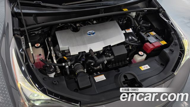 Toyota Prius (IV) 1.8 E 2017 — фото 6