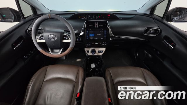 Toyota Prius (IV) 1.8 E 2017 — фото 7