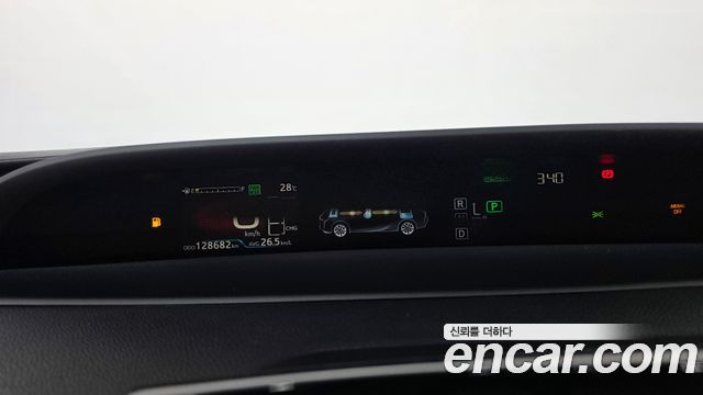 Toyota Prius (IV) 1.8 E 2017 — фото 8