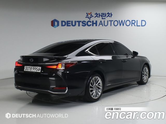 Lexus ES300h (VII) Luxury Plus 2019 — фото 2
