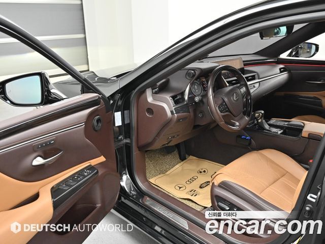 Lexus ES300h (VII) Luxury Plus 2019 — фото 15