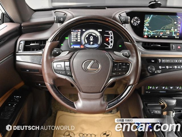 Lexus ES300h (VII) Luxury Plus 2019 — фото 17