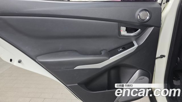 KG Mobility (SsangYong) Korando C 2.0 CVT 2WD Deluxe 2015 — фото 25