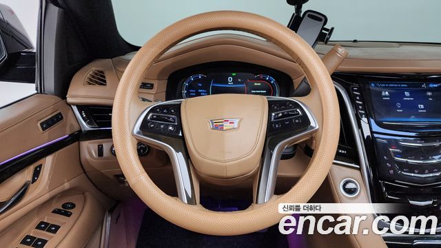 Cadillac Escalade 6.2 ESV 4th 2018 — фото 12