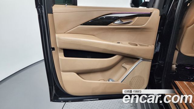 Cadillac Escalade 6.2 ESV 4th 2018 — фото 25