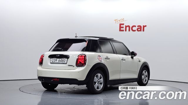 MINI Cooper D 5Door Mid 3rd 2016 — фото 2