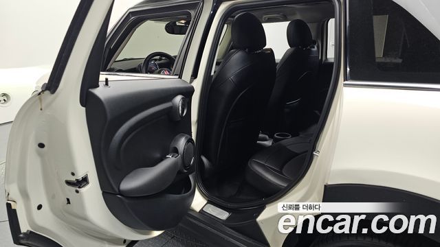 MINI Cooper D 5Door Mid 3rd 2016 — фото 12