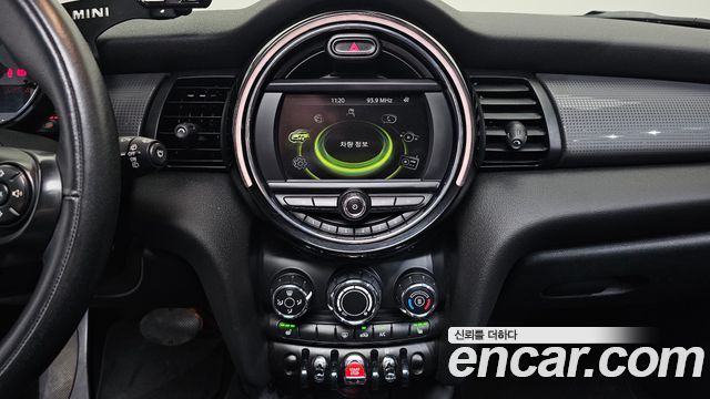 MINI Cooper D 5Door Mid 3rd 2016 — фото 14