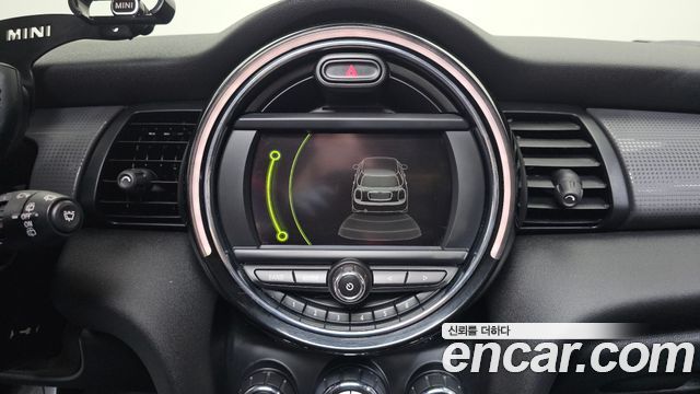 MINI Cooper D 5Door Mid 3rd 2016 — фото 15