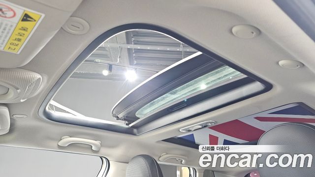 MINI Cooper D 5Door Mid 3rd 2016 — фото 19