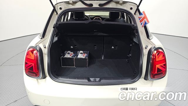 MINI Cooper D 5Door Mid 3rd 2016 — фото 20