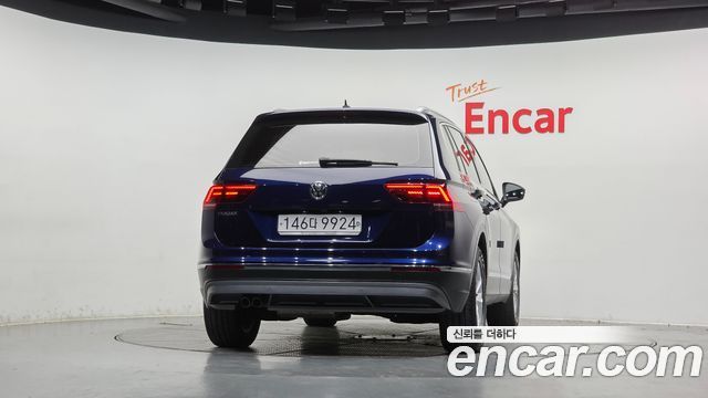 Volkswagen Tiguan (II) 2.0 TDI Premium 2020 — фото 4