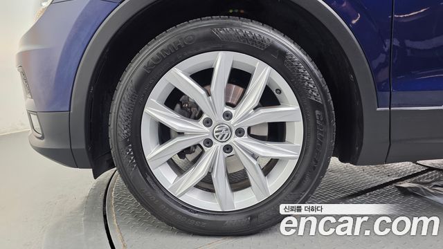 Volkswagen Tiguan (II) 2.0 TDI Premium 2020 — фото 5