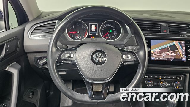 Volkswagen Tiguan (II) 2.0 TDI Premium 2020 — фото 14