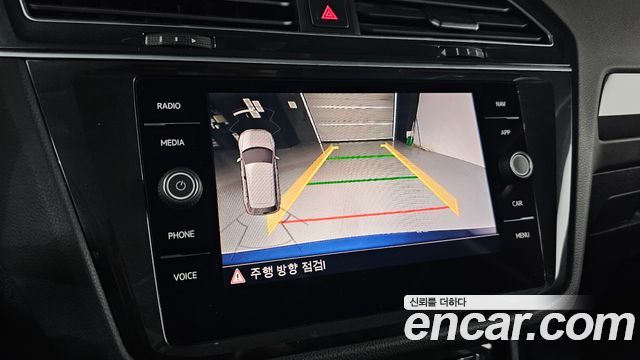 Volkswagen Tiguan (II) 2.0 TDI Premium 2020 — фото 15