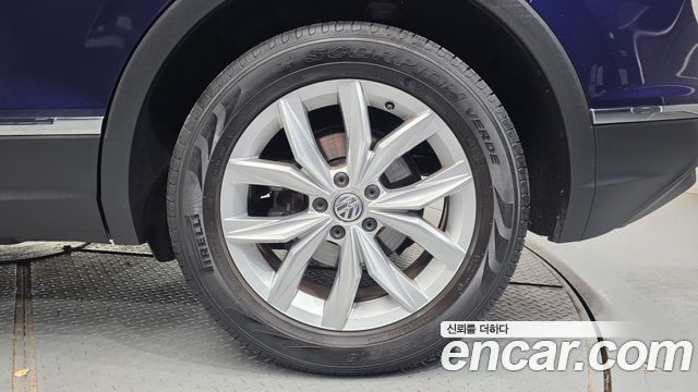 Volkswagen Tiguan (II) 2.0 TDI Premium 2020 — фото 21