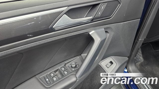 Volkswagen Tiguan (II) 2.0 TDI Premium 2020 — фото 24