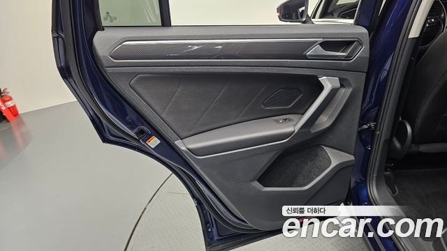 Volkswagen Tiguan (II) 2.0 TDI Premium 2020 — фото 25