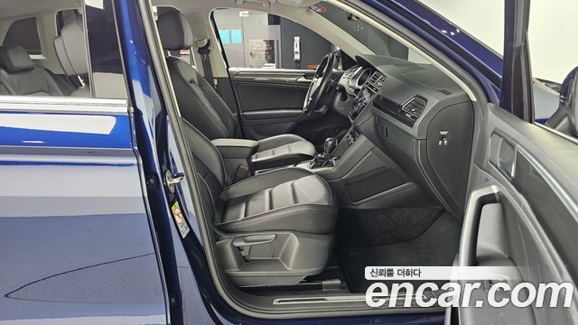 Volkswagen Tiguan (II) 2.0 TDI Premium 2020 — фото 26