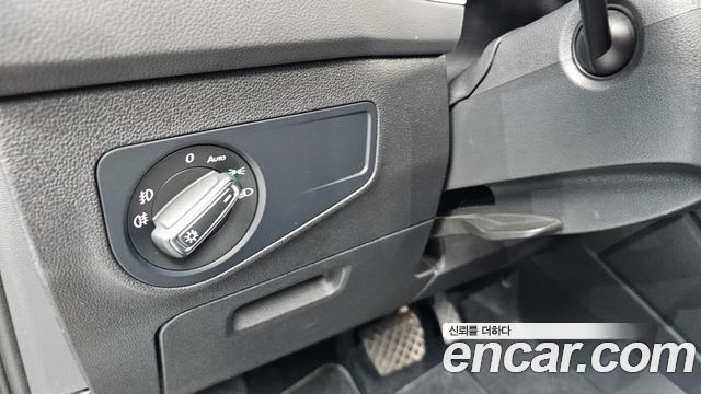 Volkswagen Tiguan (II) 2.0 TDI Premium 2020 — фото 27