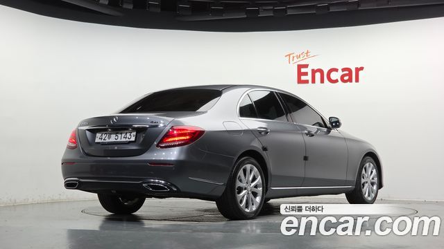 Mercedes-Benz E-Class (W213) E220d Exclusive 2017 — фото 2