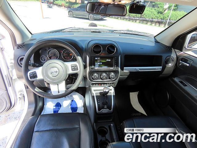 Jeep Compass 2.4 Limited 1st 2016 — фото 7