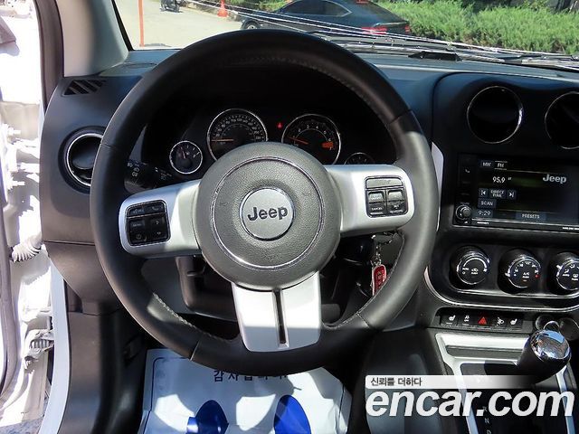 Jeep Compass 2.4 Limited 1st 2016 — фото 8