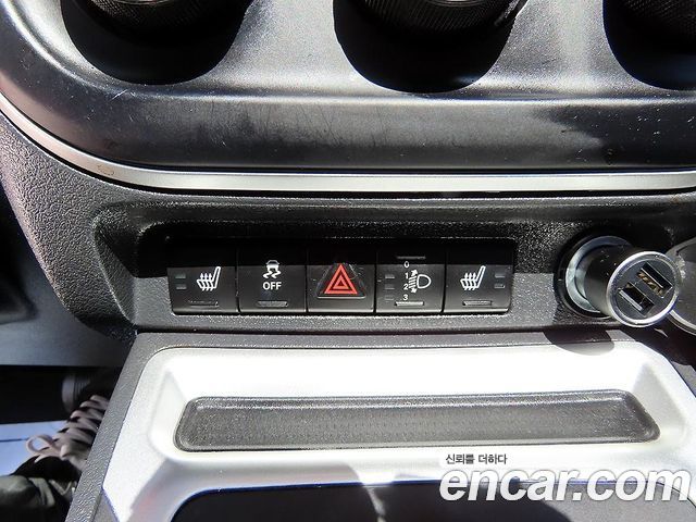 Jeep Compass 2.4 Limited 1st 2016 — фото 18