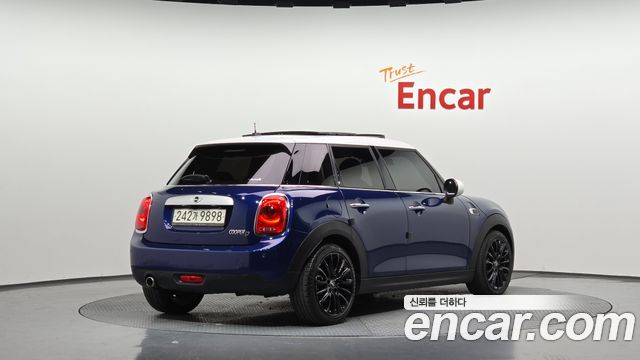 MINI Cooper D 5Door Mid 3rd 2015 — фото 2
