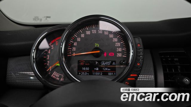 MINI Cooper D 5Door Mid 3rd 2015 — фото 8