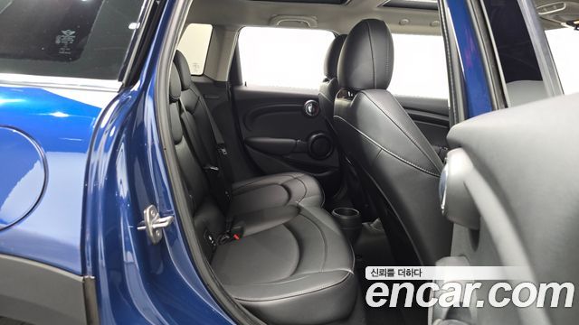 MINI Cooper D 5Door Mid 3rd 2015 — фото 15