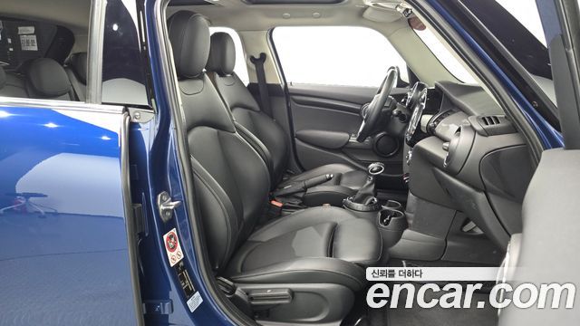 MINI Cooper D 5Door Mid 3rd 2015 — фото 16