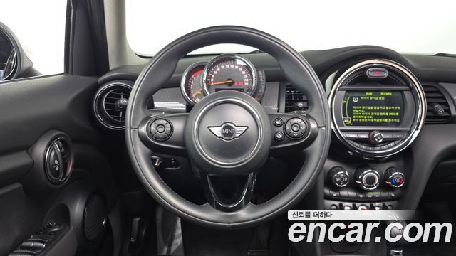 MINI Cooper D 5Door Mid 3rd 2015 — фото 17