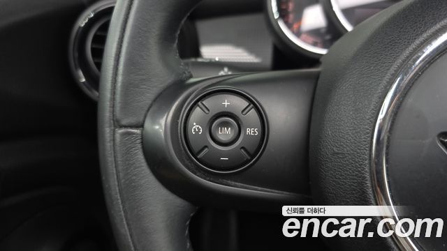 MINI Cooper D 5Door Mid 3rd 2015 — фото 20