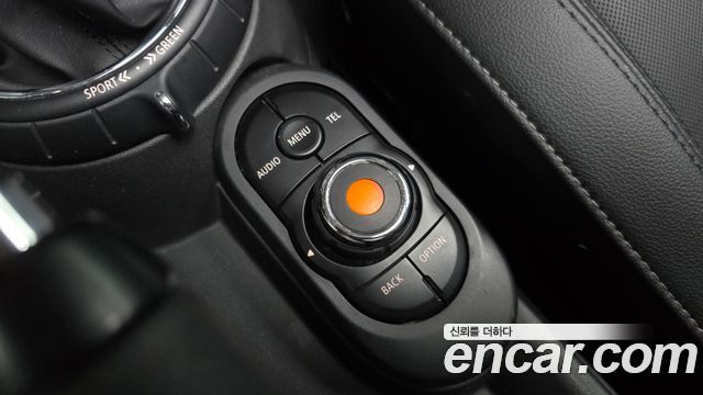 MINI Cooper D 5Door Mid 3rd 2015 — фото 23
