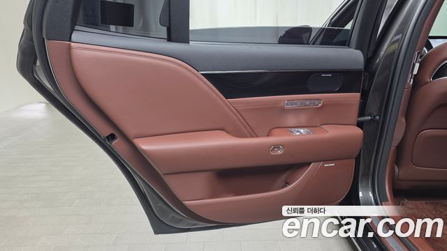 Genesis G90 (RS4) Gasoline 3.5 Turbo AWD 2025 — фото 25