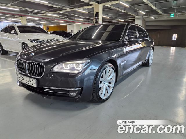 BMW 7 Series (F01) 750Li xDrive Individual