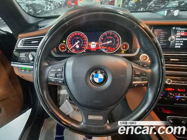 BMW 7 Series (F01) 750Li xDrive Individual 2014 — фото 15