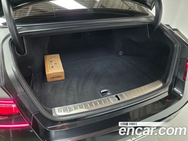 Genesis G90 (RS4) Gasoline 3.5 Turbo e-S/C AWD LWB 2022 — фото 23