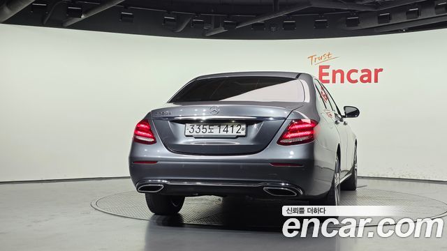 Mercedes-Benz E-Class (W213) E220d Avantgarde 2019 — фото 4