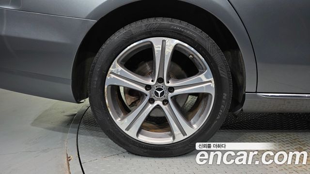 Mercedes-Benz E-Class (W213) E220d Avantgarde 2019 — фото 5