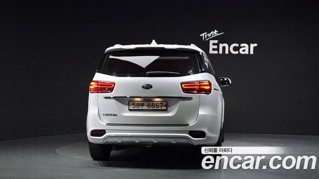 Kia Carnival Gasoline 9-Seater Noblesse Special 2019 — фото 4