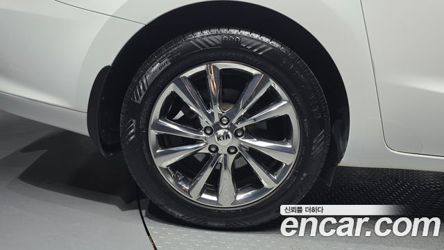 Kia Carnival Gasoline 9-Seater Noblesse Special 2019 — фото 5