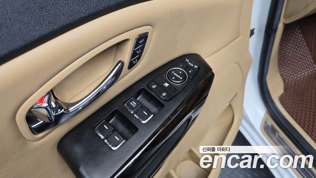 Kia Carnival Gasoline 9-Seater Noblesse Special 2019 — фото 19