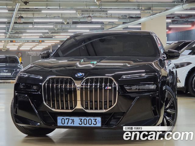 BMW i7 (G70) M70 xDrive M Performance 2024 — фото 2